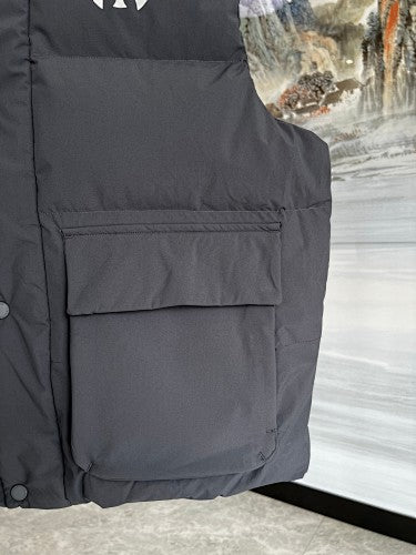 NY Logo Black Quilted Snap-Front Puffer Vest