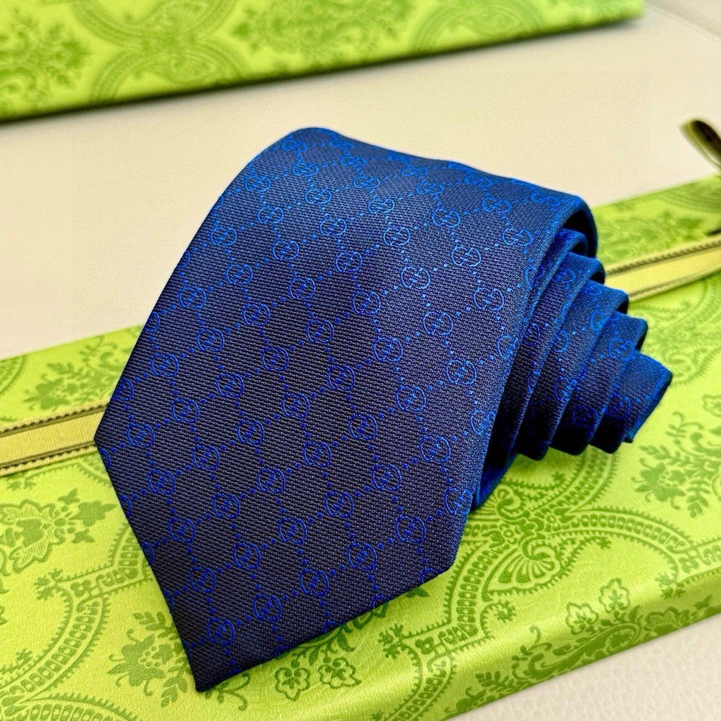 Gucci Style Men's GG Diamond Jacquard Silk Tie