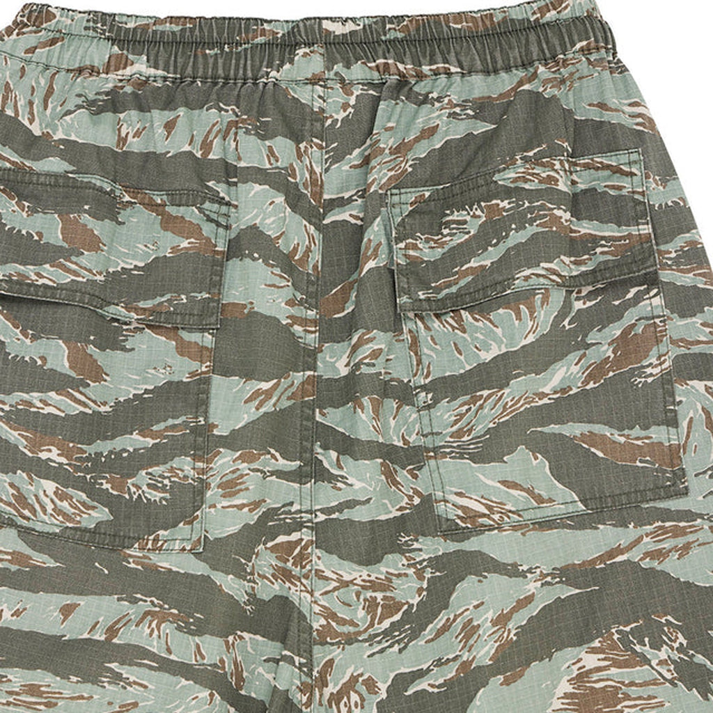 Deus Unforseen Short: Ground Cover Green