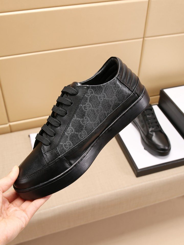 Gucci Men's Monogram Panel Low-Top Sneakers - Contrasting Sole With Textured Tread
