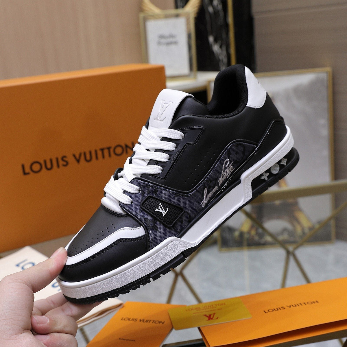 Louis Vuitton Low-Top Sneakers - Padded Collar