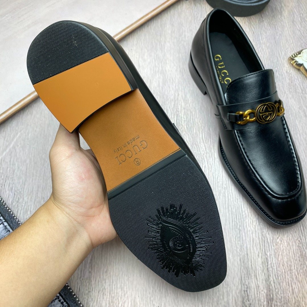 GUCCI Black Gold-Tone Hardware Loafers
