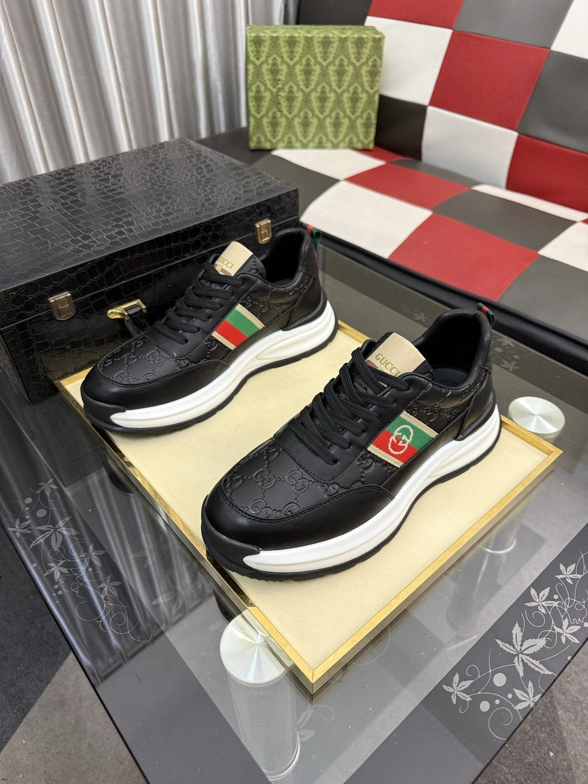 Gucci Men's Green and Red Stripe Low-Top Sneakers